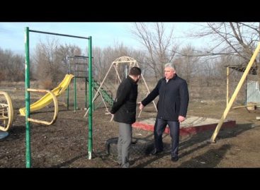 На Заречье детская площадка, построенная жителями, пострадала от рук вандалов