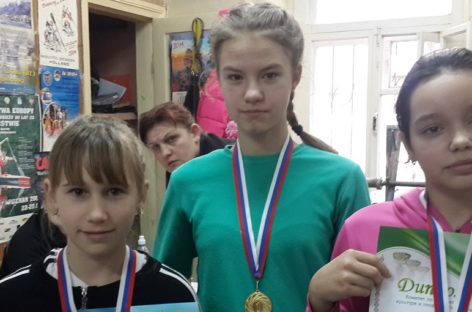 Сальские гребцы соревнуются и зимой