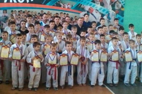 С чего начинают чемпионы: в ДЮСШ прошло первенство спортивного клуба «Боец»