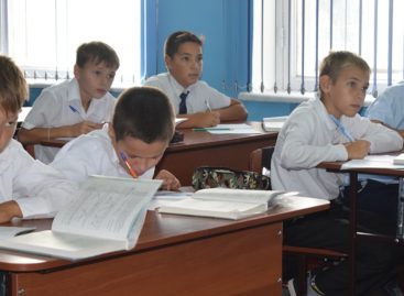 Часть образовательной программы школьников в Ростовской области перенесут на следующий год