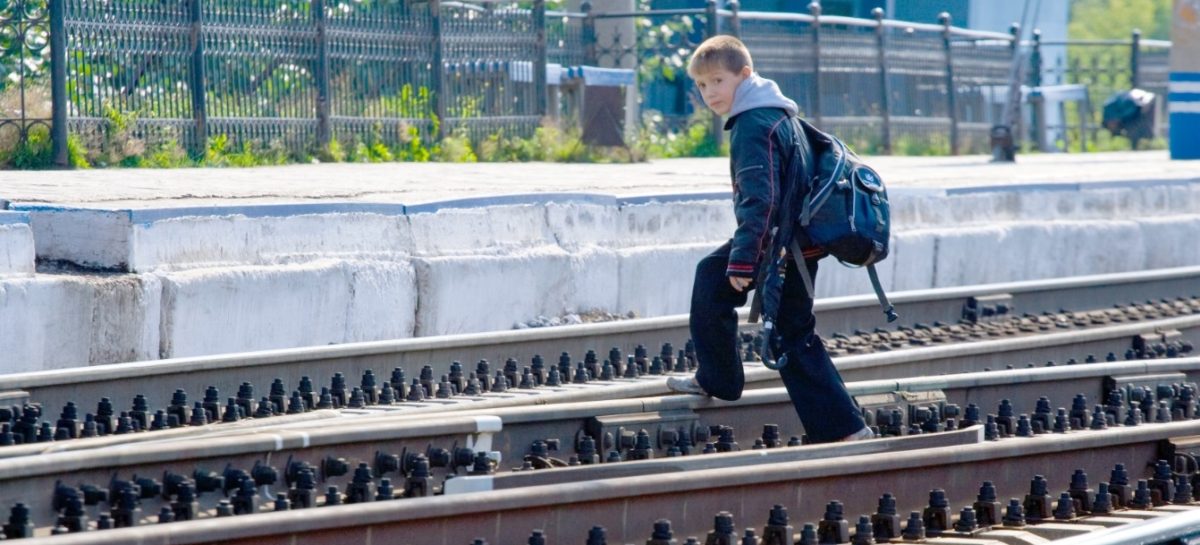 «Берегись поезда!»: в Сальском районе полиция борется с «зацеперами» и детским травматизмом