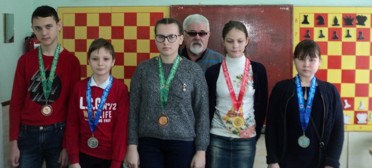Юные сальчане выясняли, кто сильнейший в шахматах