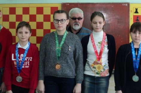 Юные сальчане выясняли, кто сильнейший в шахматах