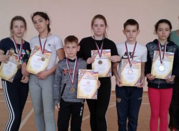 Сальские гребцы показали себя на суше