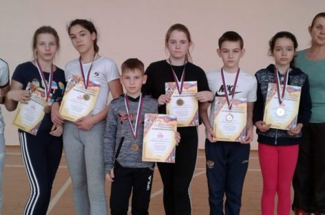 Сальские гребцы показали себя на суше