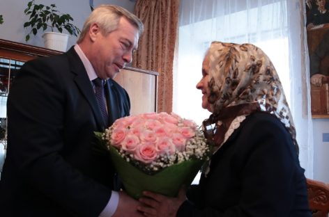 Глава региона отметил Нину Переверзеву высокой наградой