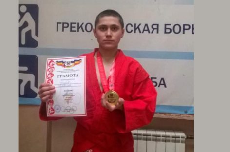 Сальский спортсмен стал первым в области по самбо