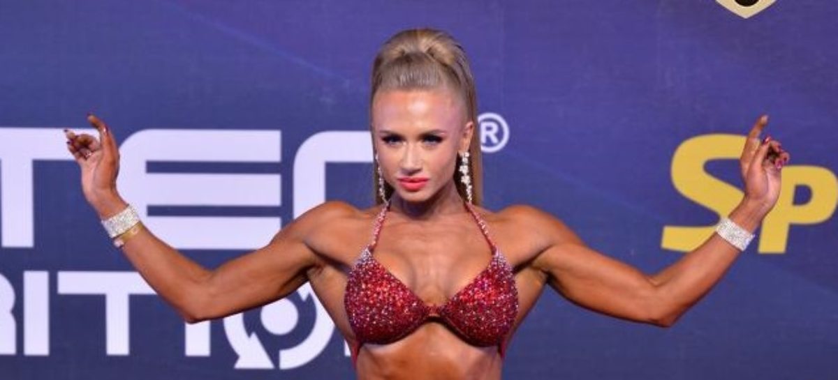 Сальчанка Нина Завадская меняет форму и завоевывает медали соревнований по бодибилдингу и фитнесу