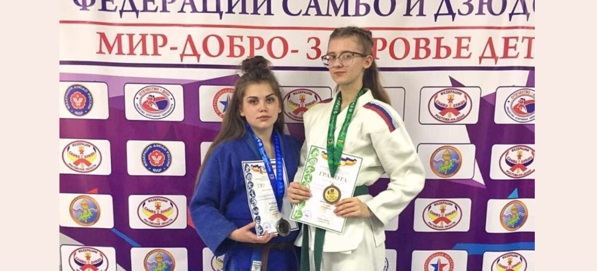 Сальчанки взошли на пьедестал чемпионата области по дзюдо