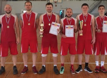 Сальские баскетболисты стали вторыми на чемпионате Кагальницкого района