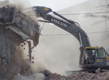 Ну, вот и всё: в Сальске снесли здание железнодорожного вокзала