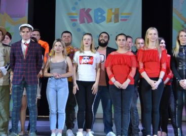 Две девчонки собрали одну команду и выиграли фестиваль КВН