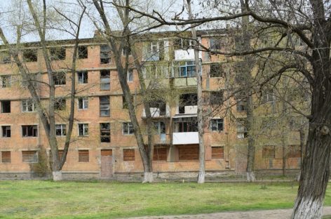 Аварийный дом в Сальске могут снести через суд