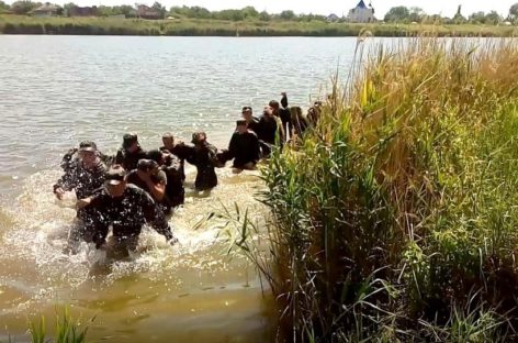 Сальские казаки берет носить достойны