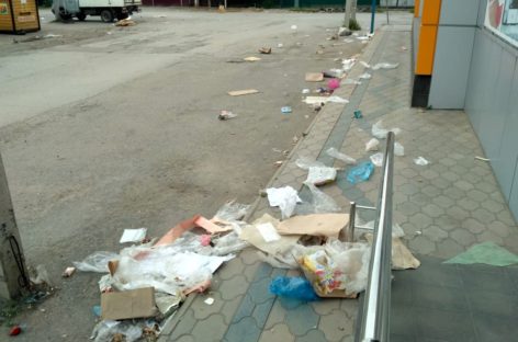 Сальчан возмущают мусор после ярмарок и трудности с парковкой