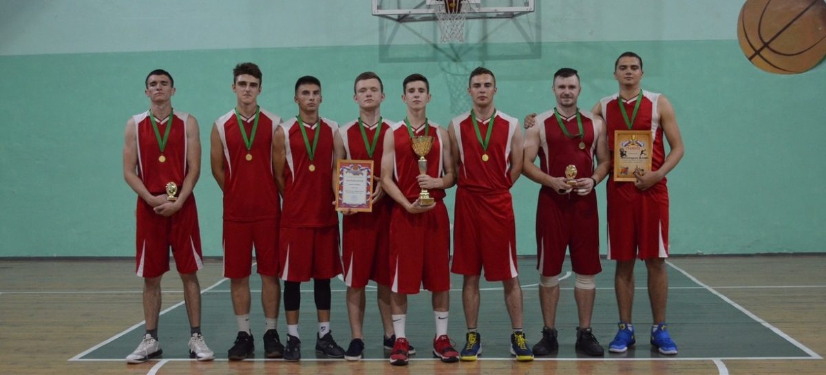 Самую сильную баскетбольную команду в Сальске узнали на городском чемпионате
