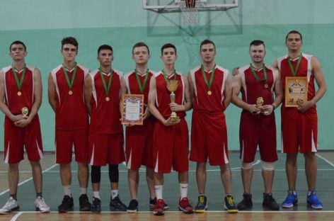 Самую сильную баскетбольную команду в Сальске узнали на городском чемпионате