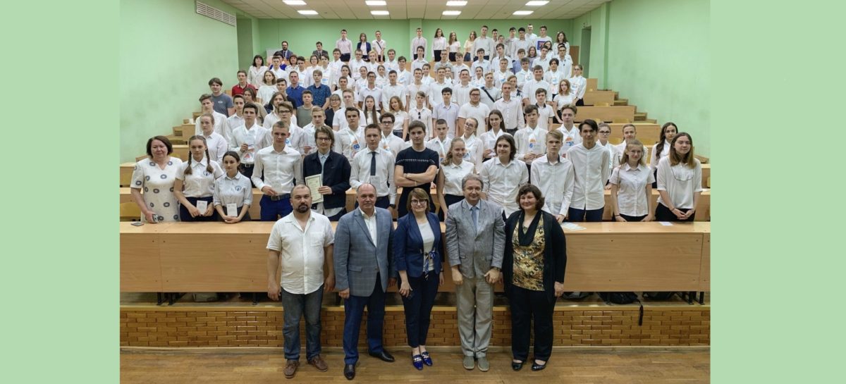 В IT-школах Ростовской области прошел первый выпуск