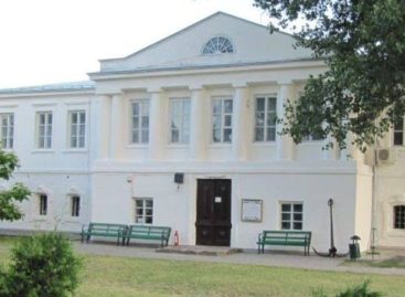 В Старочеркасском музее-заповеднике открылась выставка «За кулисами театра»