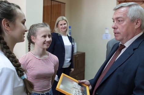 Василий Голубев направил средства для детских школ искусств Дона