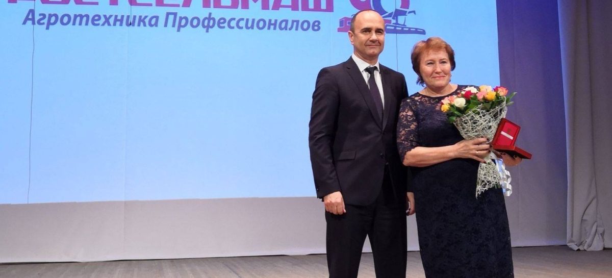 За 90 лет работы «Ростсельмаш» выпустил более 2,8 млн единиц уборочной техники