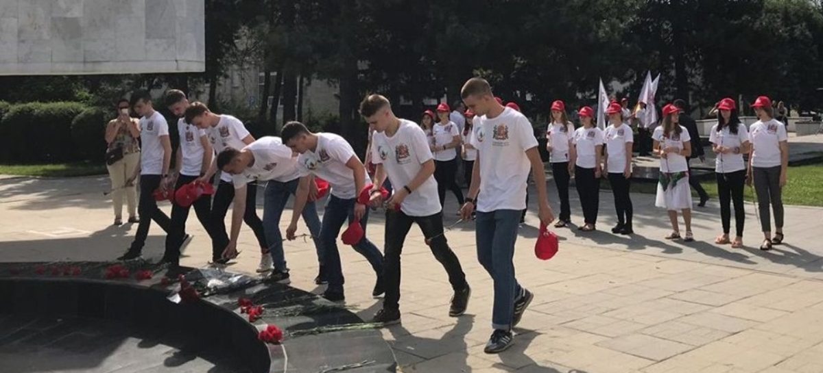 Представители донской молодежи отправились с патриотической миссией в Европу