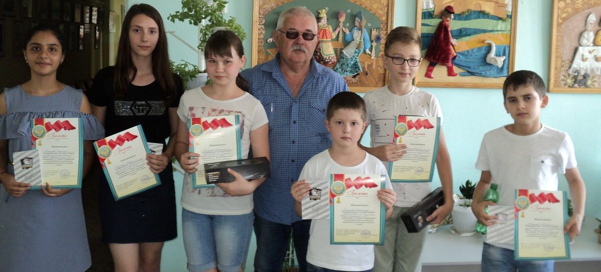 С досуговых площадок — за шахматные доски. Сальская детвора проводила лето с умом