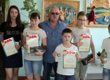 С досуговых площадок — за шахматные доски. Сальская детвора проводила лето с умом