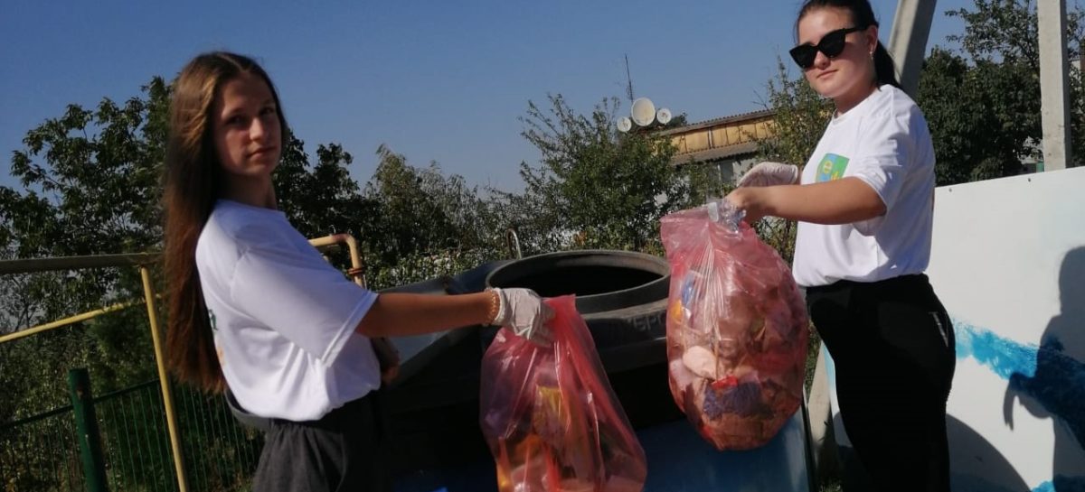 Сальская молодежь наводила порядок на Кучерде