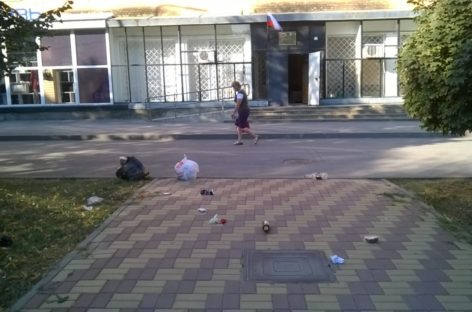 Даже центр Сальска не застрахован от мусора