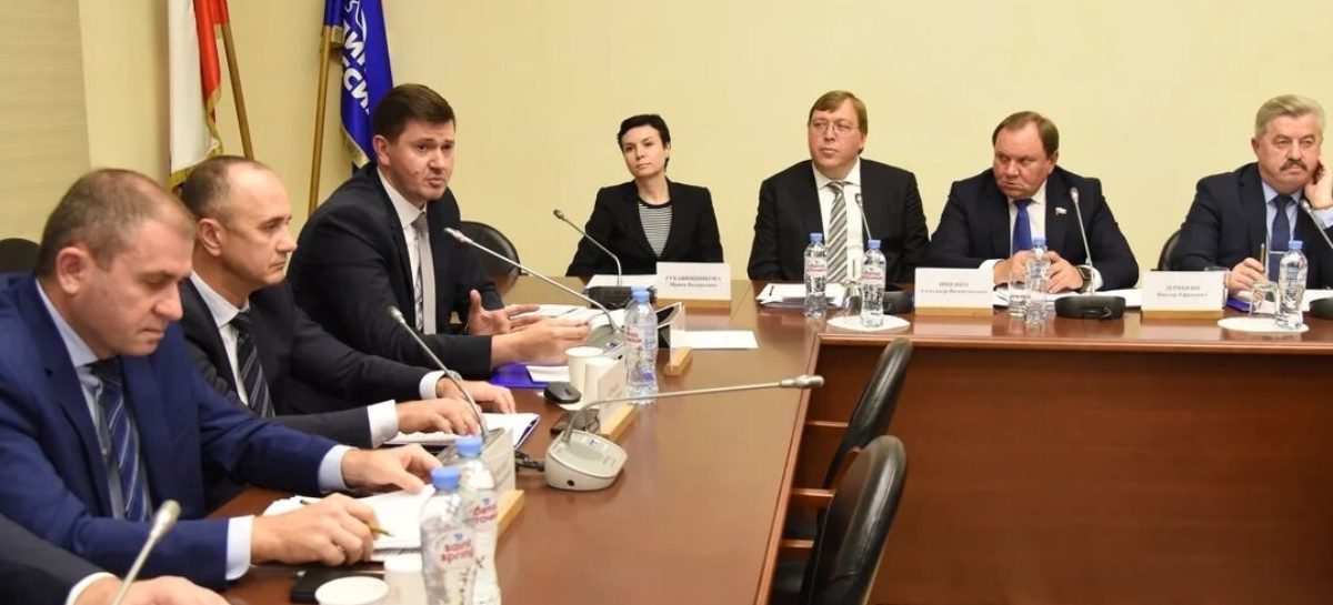 Накануне принятия федерального бюджета в Госдуме опробован новый формат рассмотрения перспектив развития Ростовской области