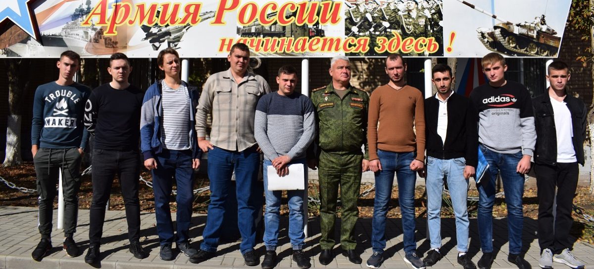 Сальские призывники готовятся на год проститься с «гражданкой»