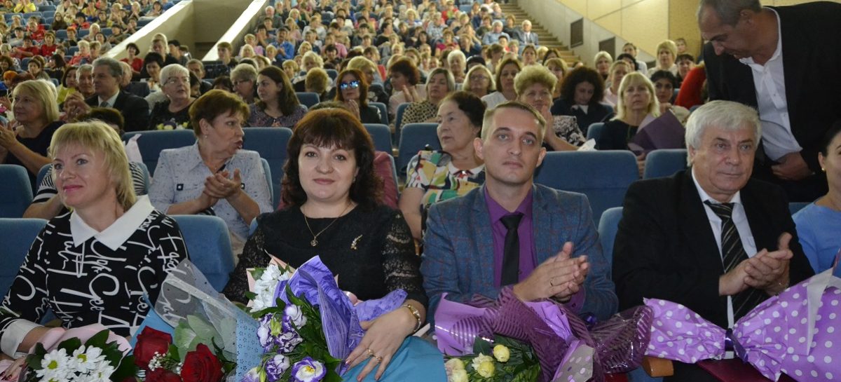 Люди этой профессии были или есть в жизни каждого из нас