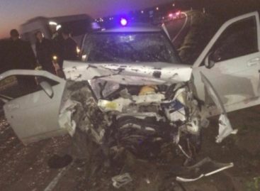 В лобовом столкновении двух легковых автомобилей погибли четыре человека