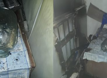 В Сальске на балконе многоквартирного дома на улице Ленина случился пожар