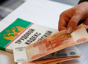 В Сальске предприниматель недоплатил подростку 18.000 рублей