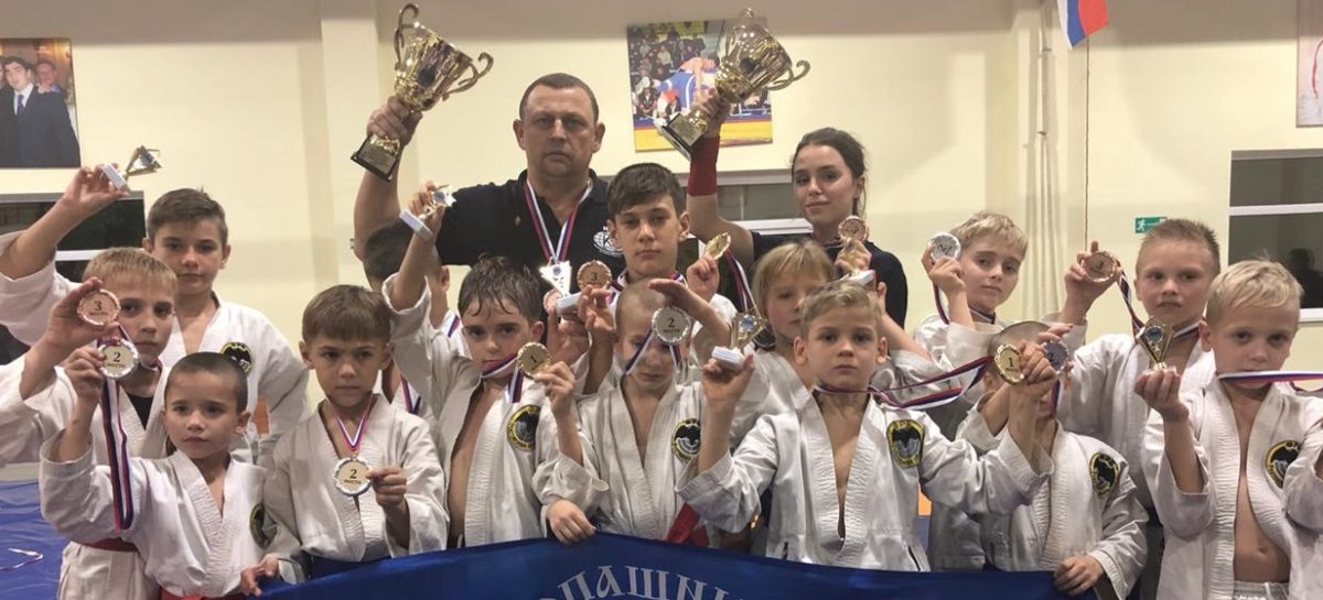 Сальские рукопашники выступили на первенстве в Аксае