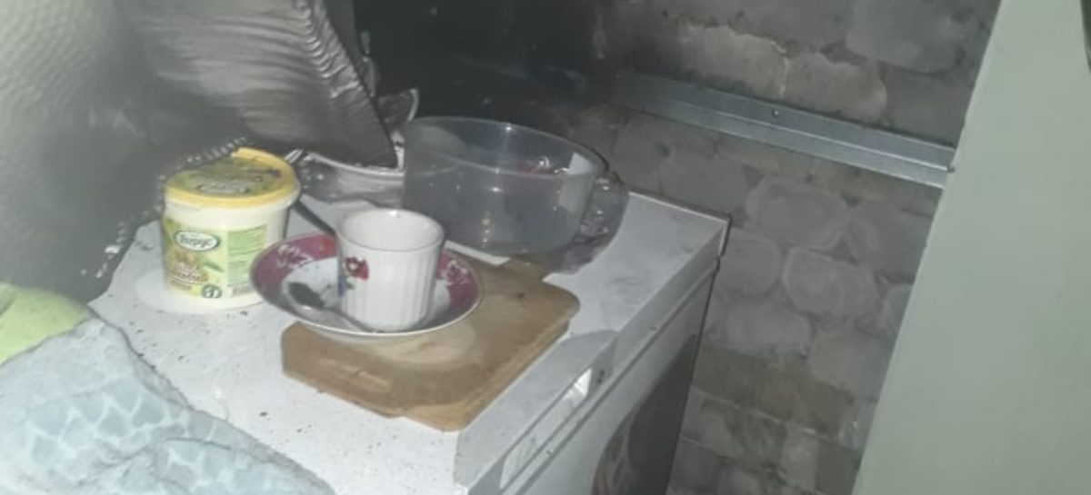 В Кручёной Балке из-за короткого замыкания двигателя морозильной камеры произошёл пожар