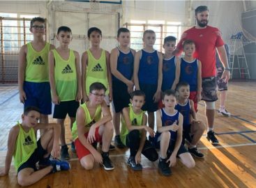 Баскетболисты сальской ДЮСШ покоряют паркет в Кировской