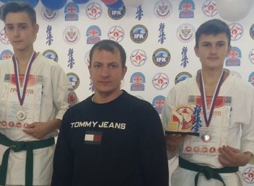 Сальские каратисты успешно выступили в Волгограде