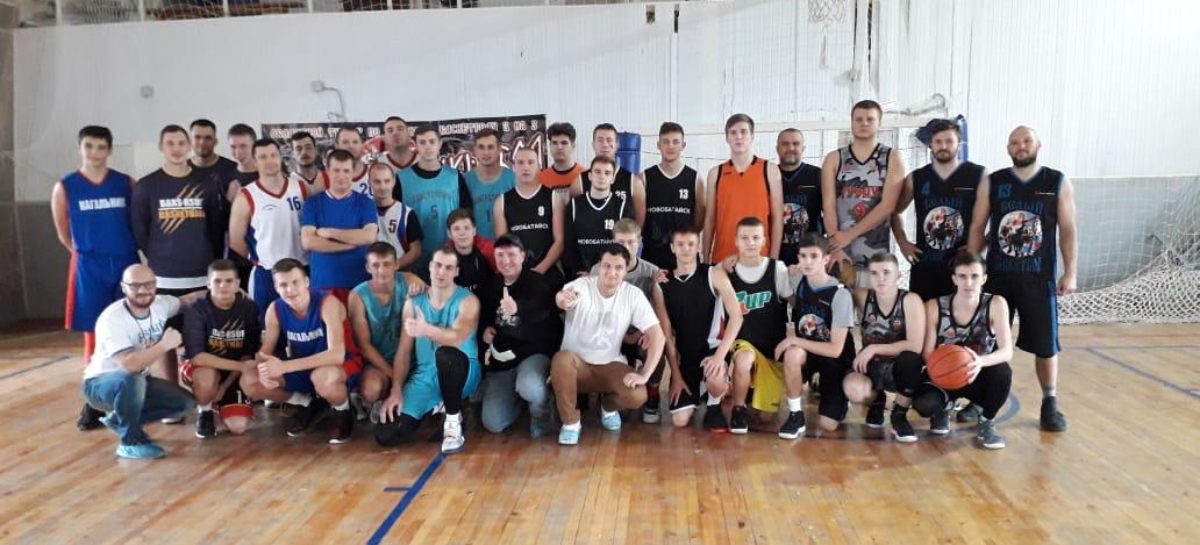 Сальчане открыли в Кировской первый сезон зимнего стритбола
