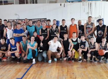 Сальчане открыли в Кировской первый сезон зимнего стритбола