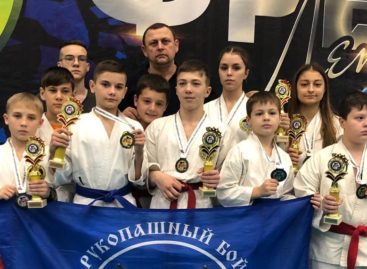 Сальский клуб «Боец» отметил 15-летие областной Федерации рукопашного боя победами
