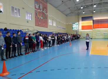 На ГТО – всем техникумом! Сальские студенты сдавали нормативы