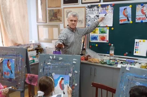 Не портретист, не пейзажист — картинщик: какие работы войдут в очередную персональную выставку Сергея Мацкиева?