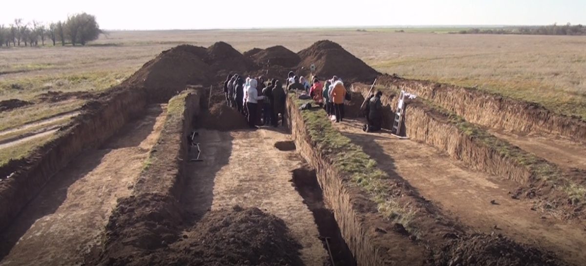 Задание на целую жизнь.  Кто ведет раскопки в Калмыкии, недалеко от нашего района?