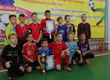 За три минуты до финала: сальские мальчишки вырвали победу по мини-футболу у команды Волгодонска