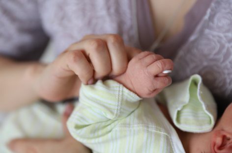 Насколько увеличились выплаты и пособия семьям с детьми?