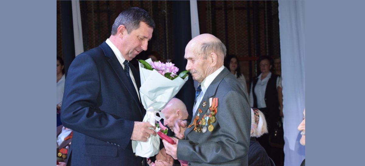 В Сальске прошла церемония вручения медалей в честь 75-летия Победы