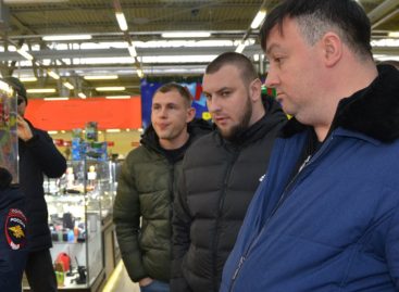 В Сальске подростку продали упаковку никотинсодержащего вещества